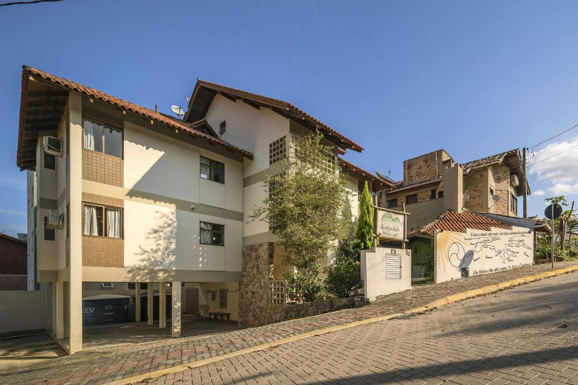 דירות בומבינאס Apartamento Em 4 Ilhas מראה חיצוני תמונה